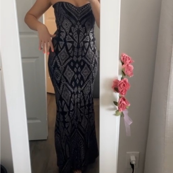 Gorgeous Sparkly Gown! - Picture 1 of 4